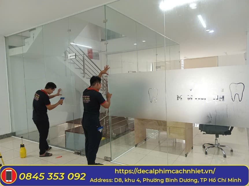 Dán Decal Mờ Văn Phòng Tại VSIP 2 Bình Dương | Thi Công Tận Nơi
