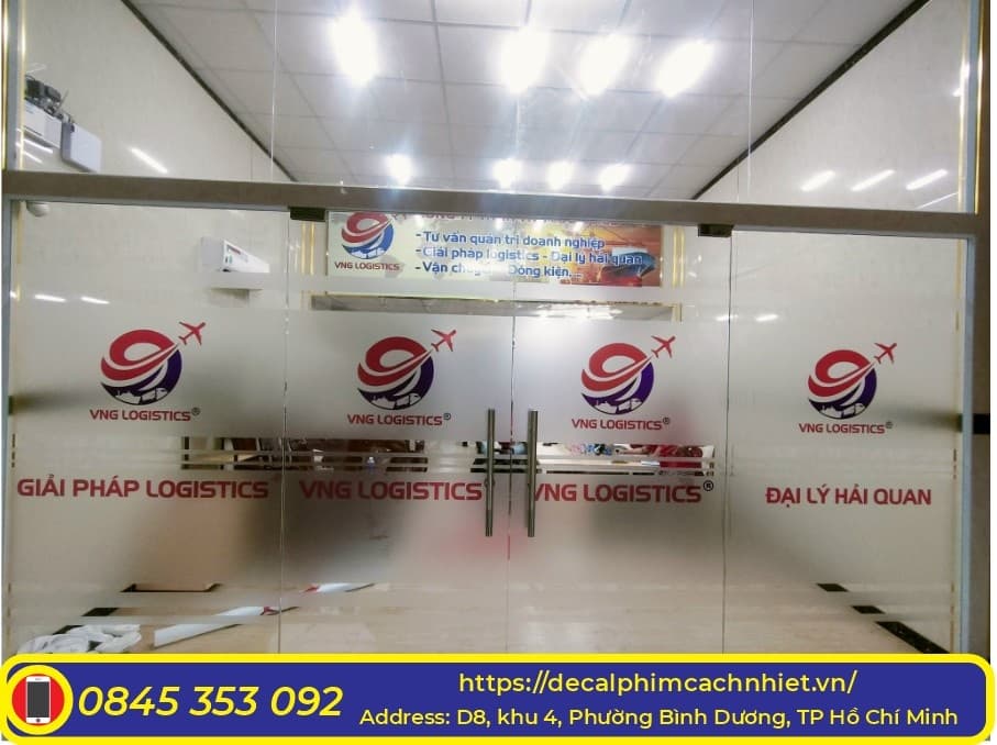 Thi Công Decal Mờ Văn Phòng Chuyên Nghiệp – Phú Quý NEG