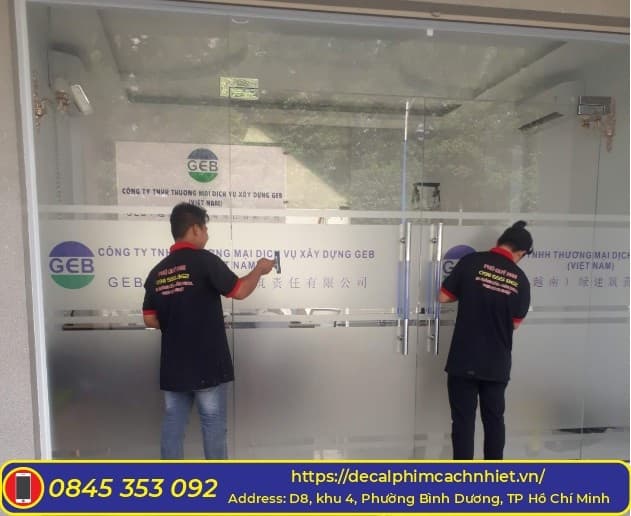chuyen_thi_cong_decal_dan_kinh_Phu_Quy_Vsip2_1774860023647