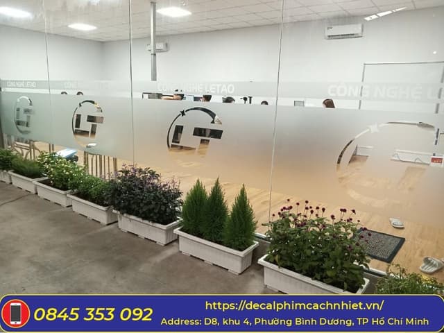 Thi công decal mờ văn phòng tại Hội Nghĩa, Tân Uyên – Phú Quý NEG